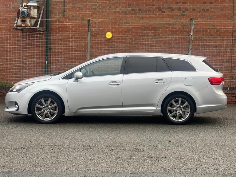 2012 Toyota Avensis 2.2 D-4D T4 5dr ESTATE DIESEL Manual