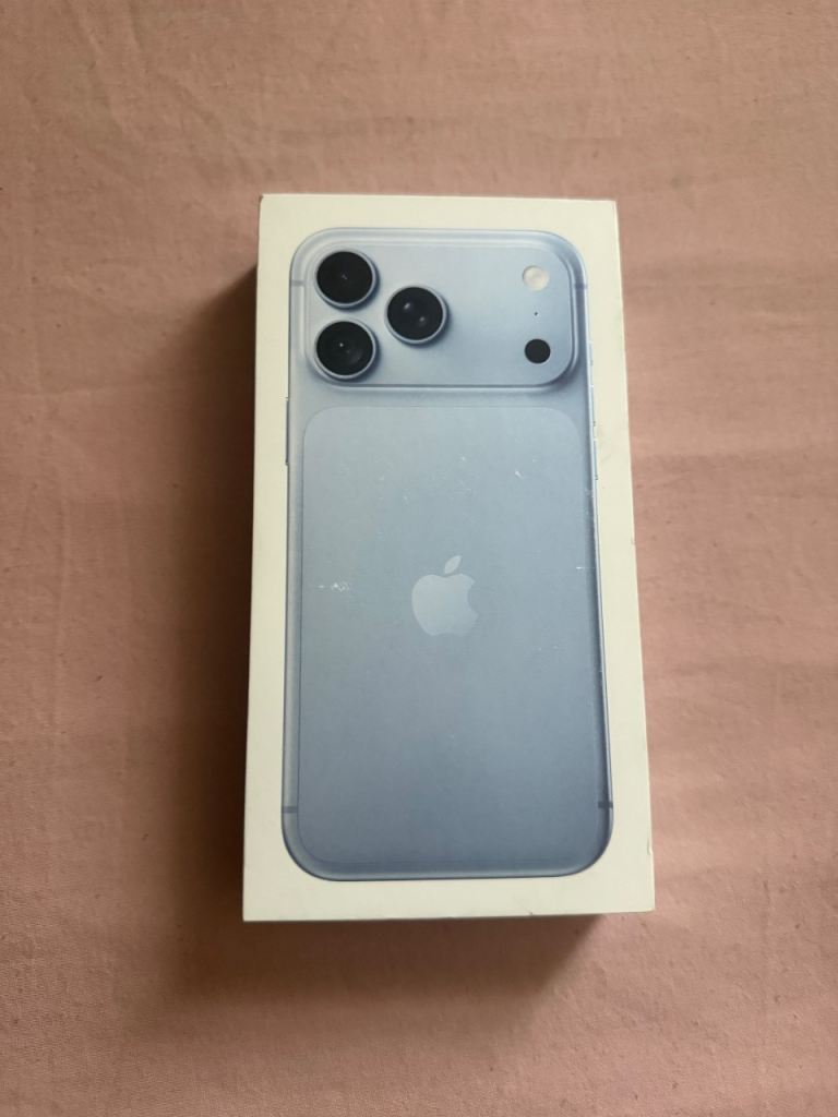 BRAND NEW SEALED Apple iPhone 18 Pro Max 2TB- Glacier