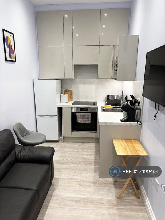 2 bedroom flat in Cromwell Road, London, SW7 (2 bed) (#2499464)