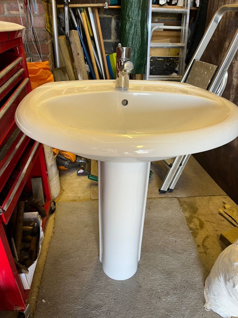 Bathroom sink 