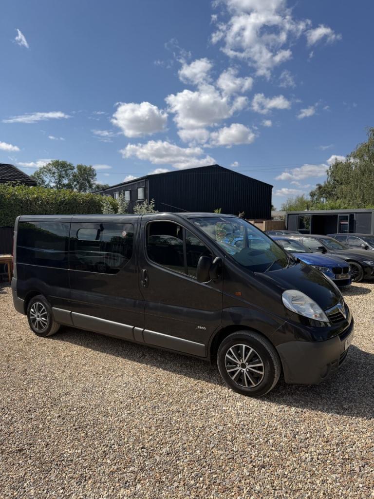 VAUXHALL VIVARO 2.0 CDTi 2011