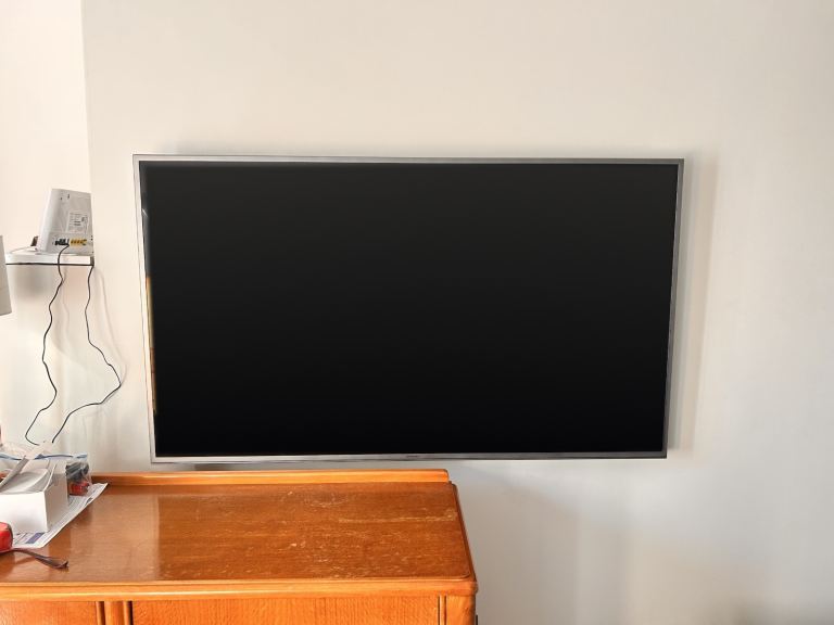 SOLD AWAITING COLLECTION Samsung 55 Inch UE55JU6800 4K Smart TV Silver Working and Wall Bracket