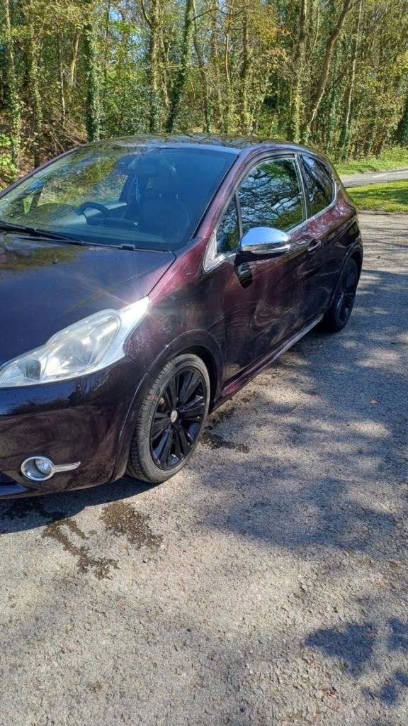 PEUGEOT 208 1.6 e-HDi XY 2013