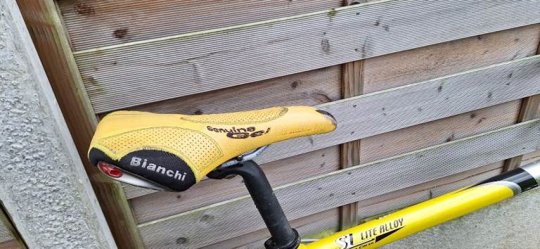 Road bike Bianchi 23in wheels 