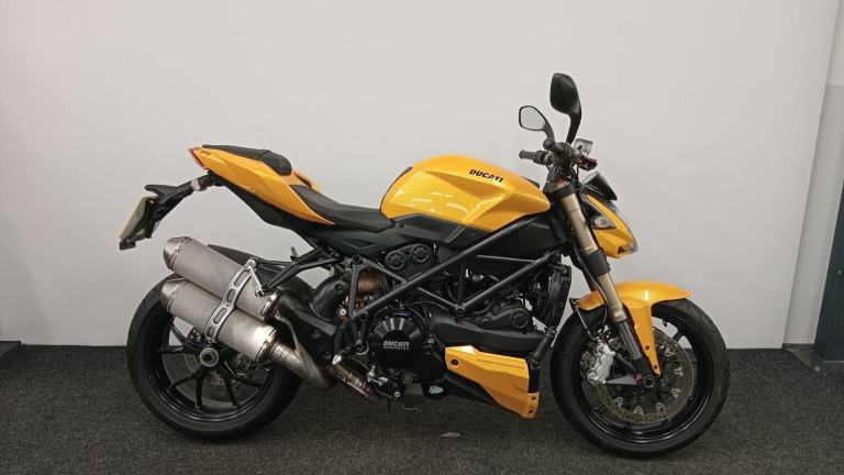 DUCATI STREETFIGHTER 848 ** AJUSTABLE LEAVERS - REAR HUGGER - MOT FEB 2027** 