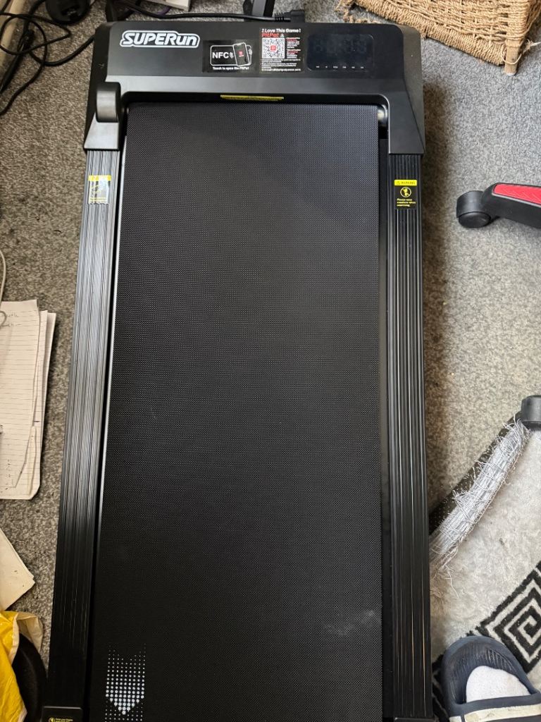 SUPERun Treadmill – As Good As New, Black