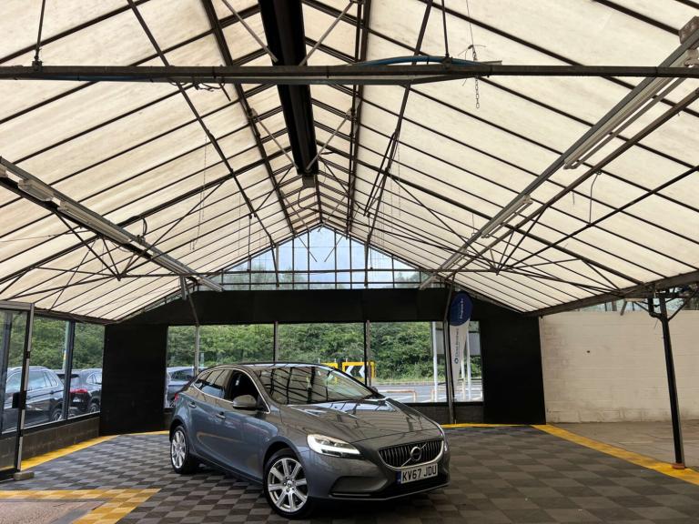 2017 Volvo V40 2.0 V40 Inscription D3 Auto 5dr Hatchback Diesel Automatic
