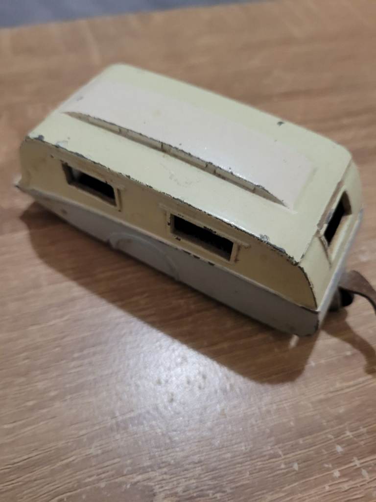 Toy caravan