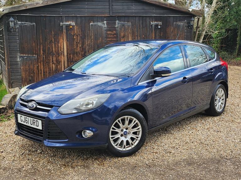 2011 Ford Focus 1.6i Titanium. Nice Condition with Good Spec HATCHBACK Petrol Manual
