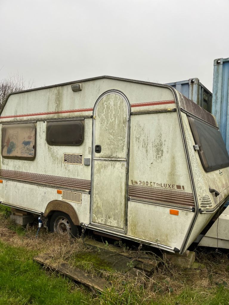IP124NP Free Caravan 