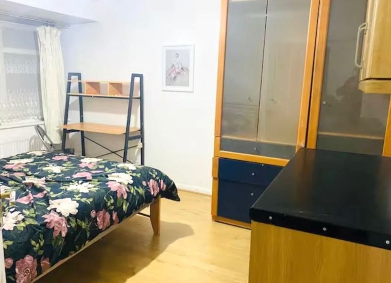 (Not a studio)Double room including bills available now Postcode UB6 7DD