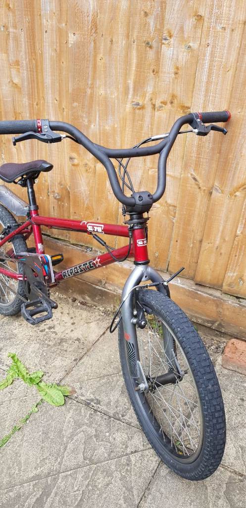 Riposte BMX Style Bike with Stunt Pegs 
