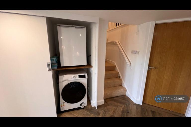 2 bedroom flat in Clarence Mill, Bollington, SK10 (2 bed) (#2711657)