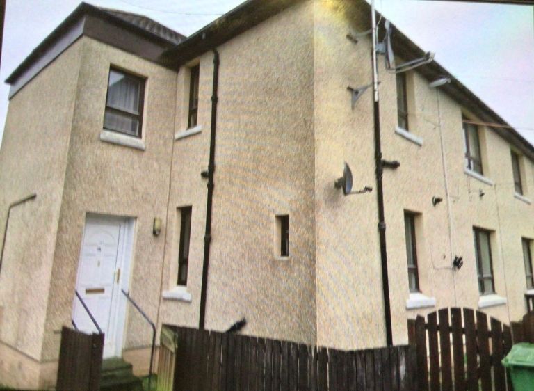 Lower 2 bedroom flat for sale