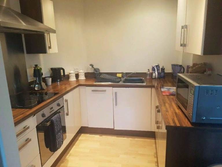 Studio flat on ground floor