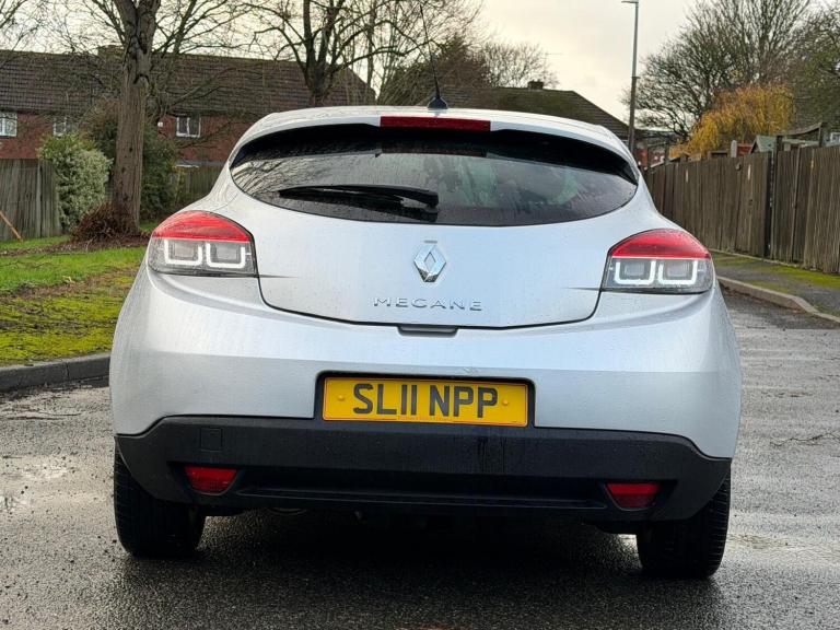 2011 Renault Megane 1.6 16V Dynamique TomTom Euro 5 3dr COUPE Petrol Manual