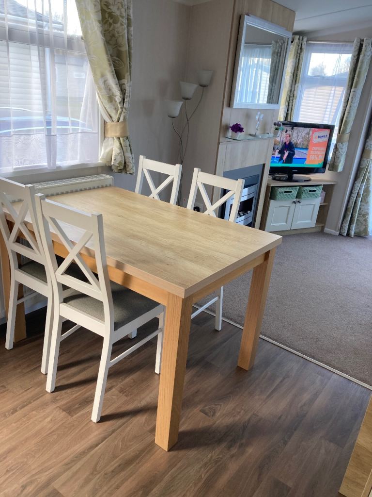 Swift Burgandy 2018 2 bedroom  6 Berth