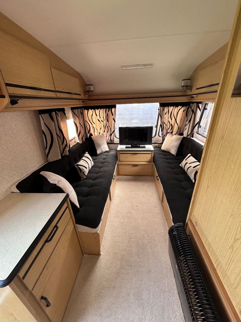 2 Berth Compass Reflection Merit 360-2 compact caravan - *Newly renovated*