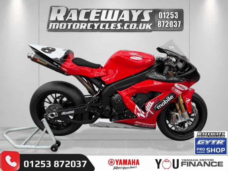 YAMAHA YZF-R1 TOMMY HILL BSB BIKE 2005 WON AT CADWELL PARK ROB MAC  RACING
