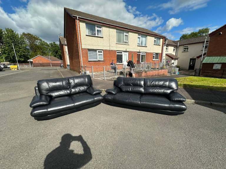 3 and 2 seater sofa in a black leather £295