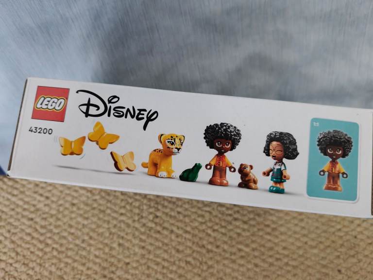 Lego Disney Encanto Set 43200 Brand New Sealed