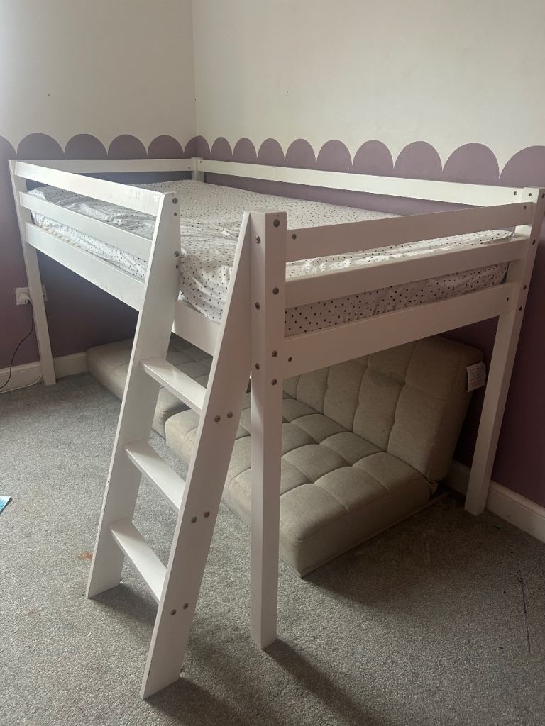 Mid sleeper bed 