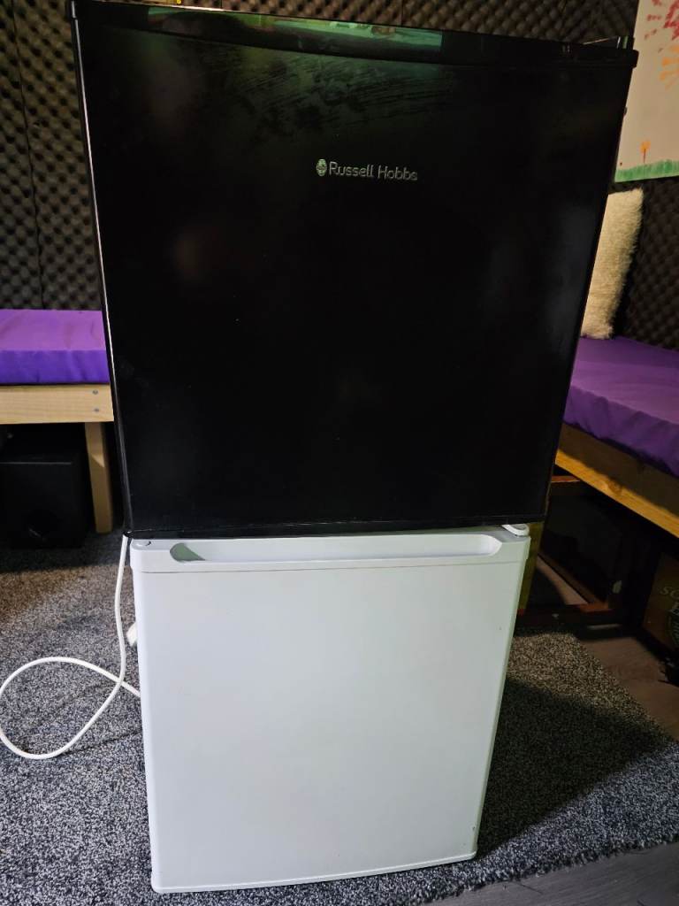 Mini fridge and mini freezer