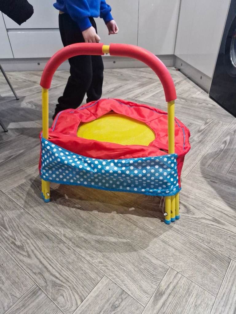 Toddlers trampoline with cover