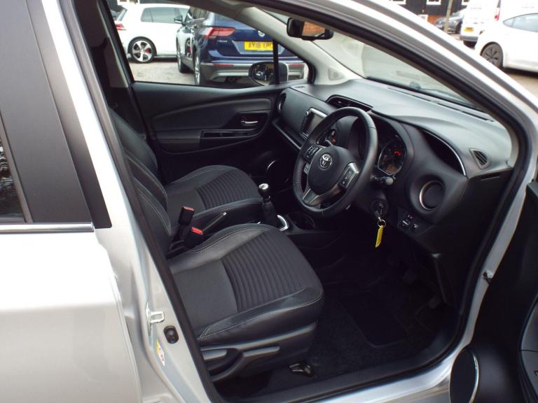  Toyota Yaris 1.33 Dual VVT-i Excel Euro 5 5dr Euro 5 Petrol Manual