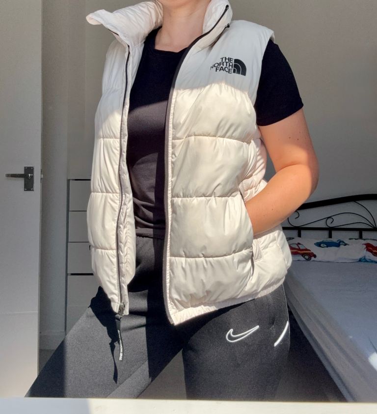 The North Face Puffer Gilet – Cream off White, Good Condition
