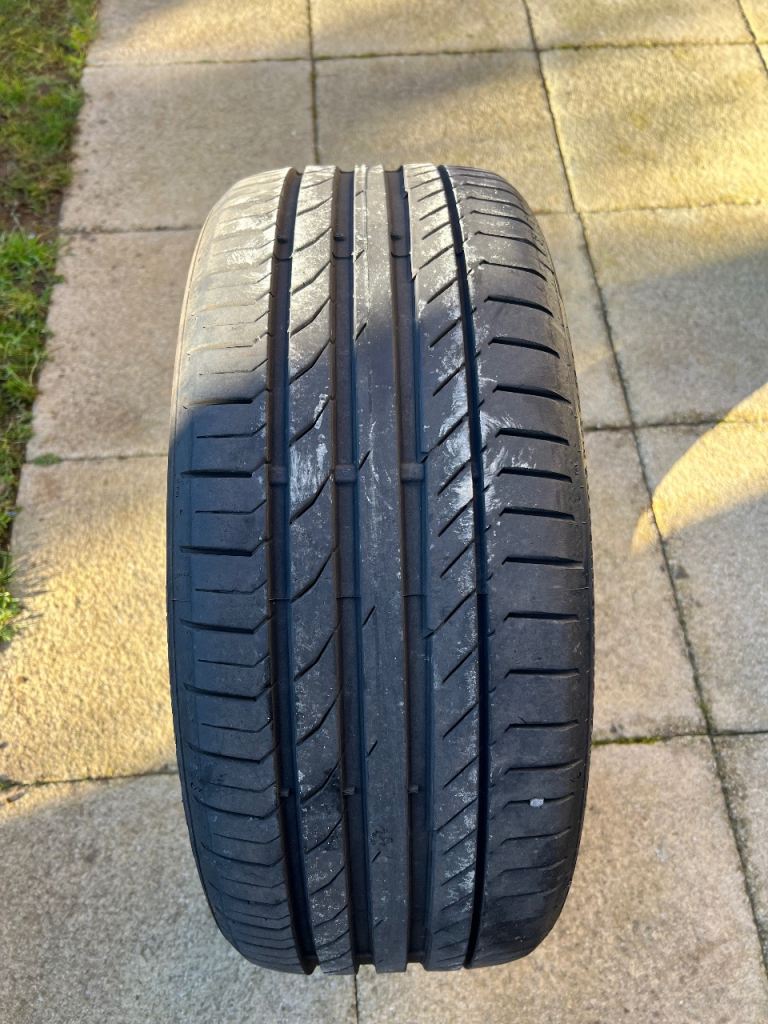 Continental ContiSportContact 5 SSR Bmw Runflat 225/40/19 89Y DOT: 1524