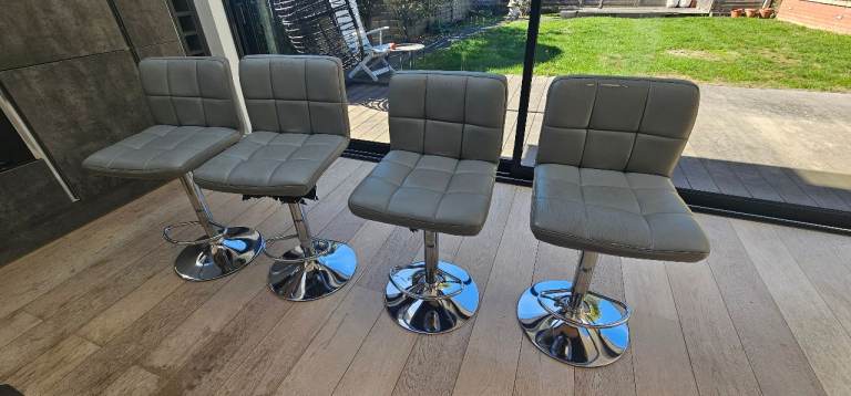 Set of 4 Grey Bar Stools with Chrome Bases – Good Condition