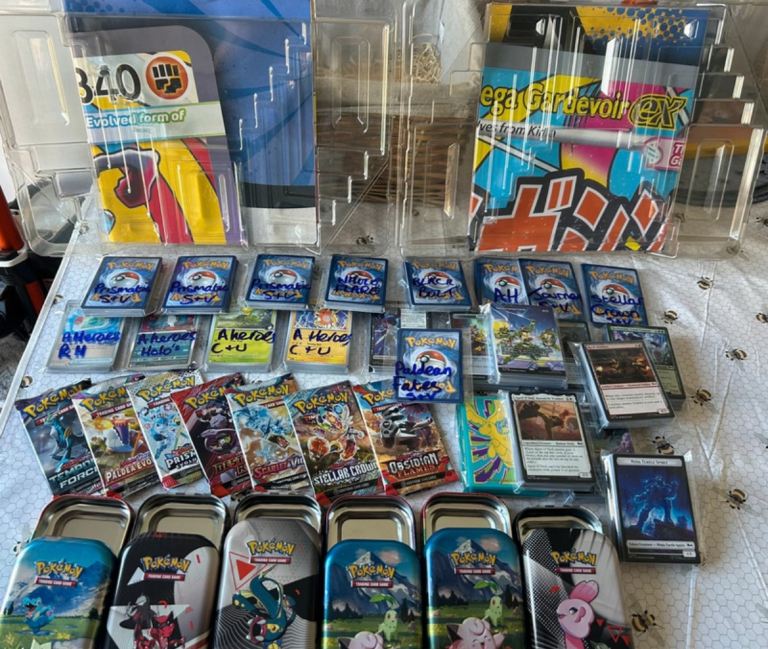 Pokémon and MTG job lot.