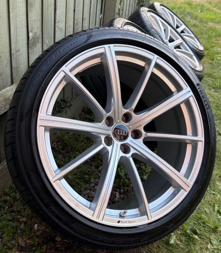 Audi RS6 Avant 21 inch Alloy Wheels 5 x 112 Genuine Stamped C8 RS7 10.5J ET19 Pirelli 4K0601025DJ
