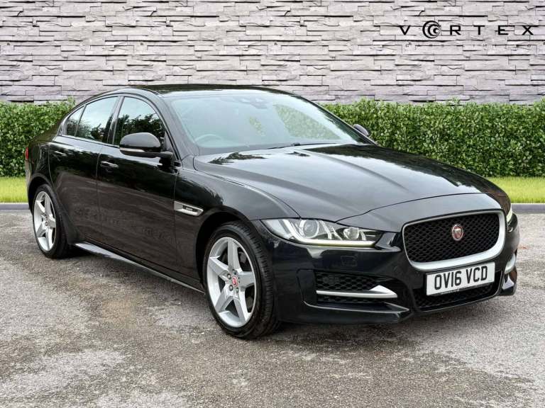2016 Jaguar XE 2.0 XE R-Sport D AWD Auto 4WD 4dr Saloon Diesel Automatic