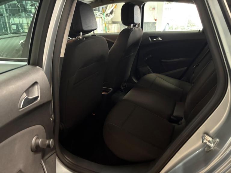 2014 Vauxhall Astra 1.4i 16V Design 5dr HATCHBACK PETROL Manual