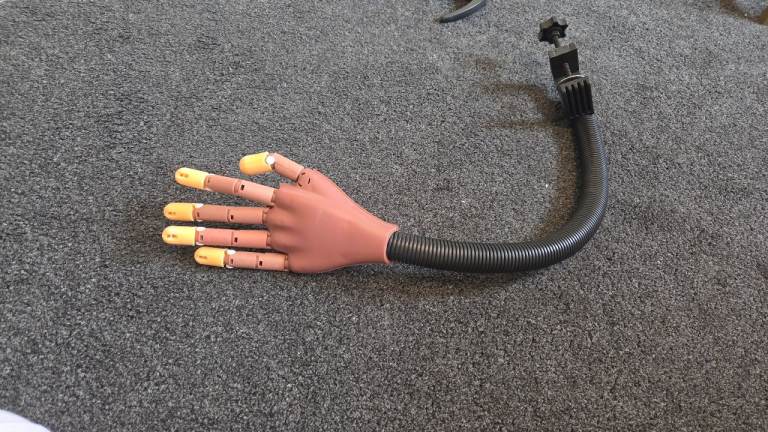 Practice hand for nails