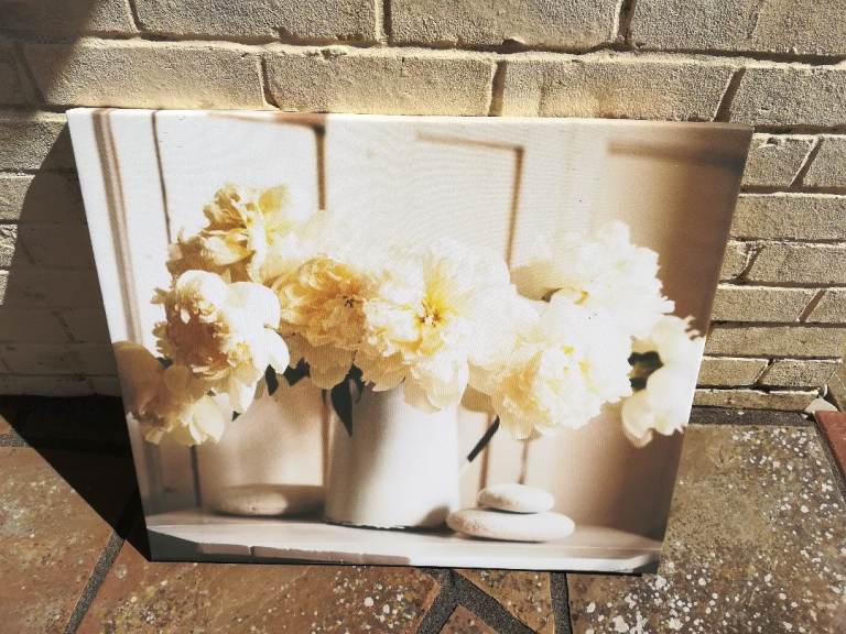 LARGE WALL PRINT OF FLOWERS-CANVAS ON WOODEN FRAME-LIGHTWEIGHT