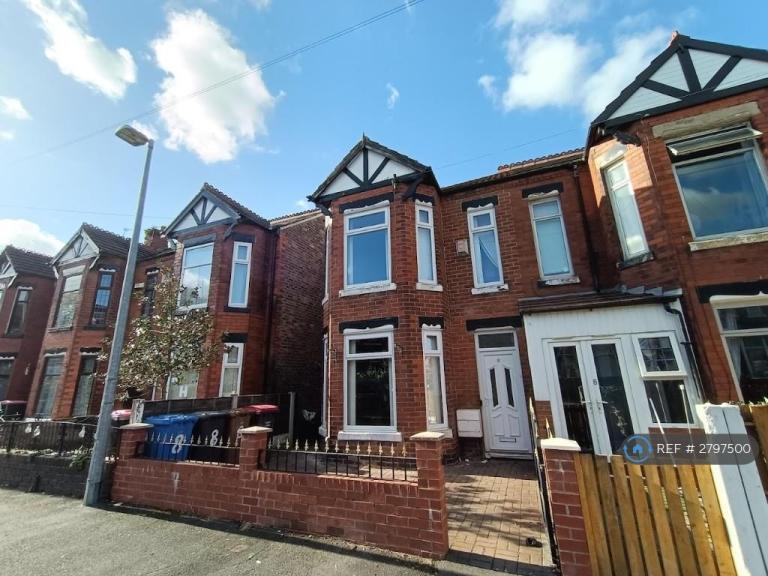 2 bedroom house in Gloucester Road, Salford, M6 (2 bed) (#2797500)