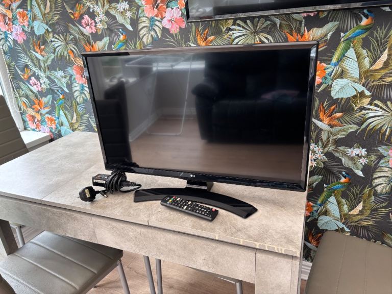 LG TV 28”