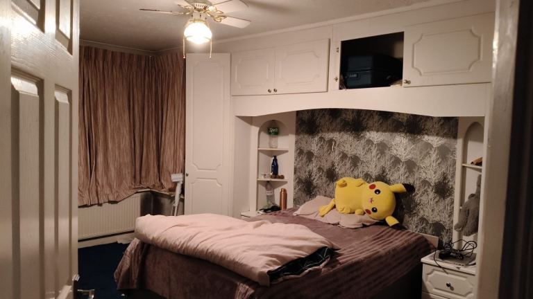 3 Room Rent