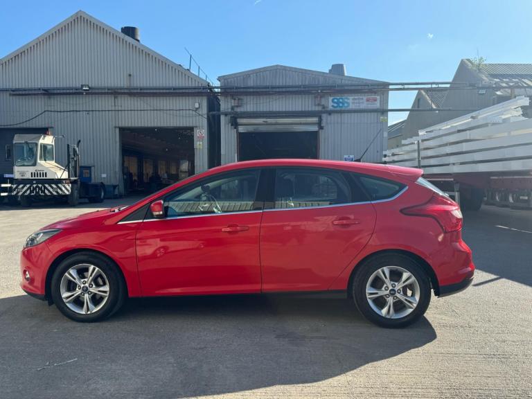 2013 Ford Focus 1.6 125 Zetec 5dr Powershift HATCHBACK PETROL Automatic