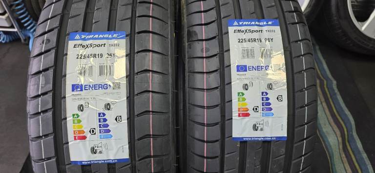 225 45 19   2 x NEW!! tyres Triangle Effe X Sport