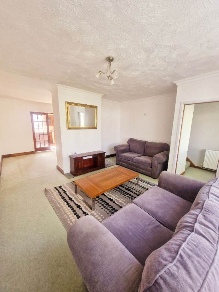 2 bedroom house to rent (SL3 area)