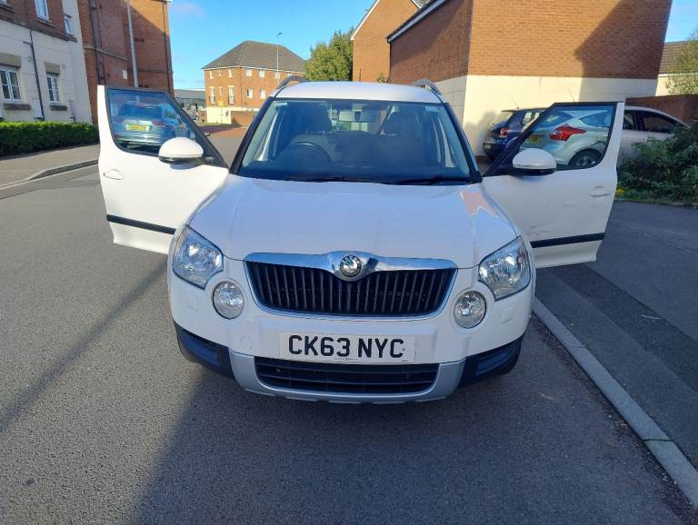 Skoda, YETI, Hatchback, 2013, Manual, 1968 (cc), 5 doors