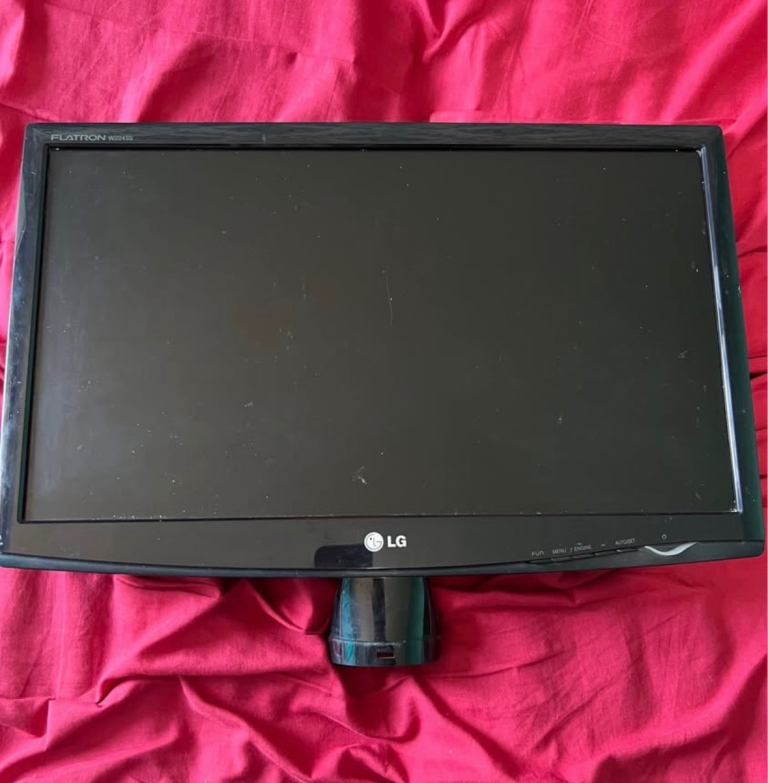 LG Flatron Computer Monitor – Good Condition