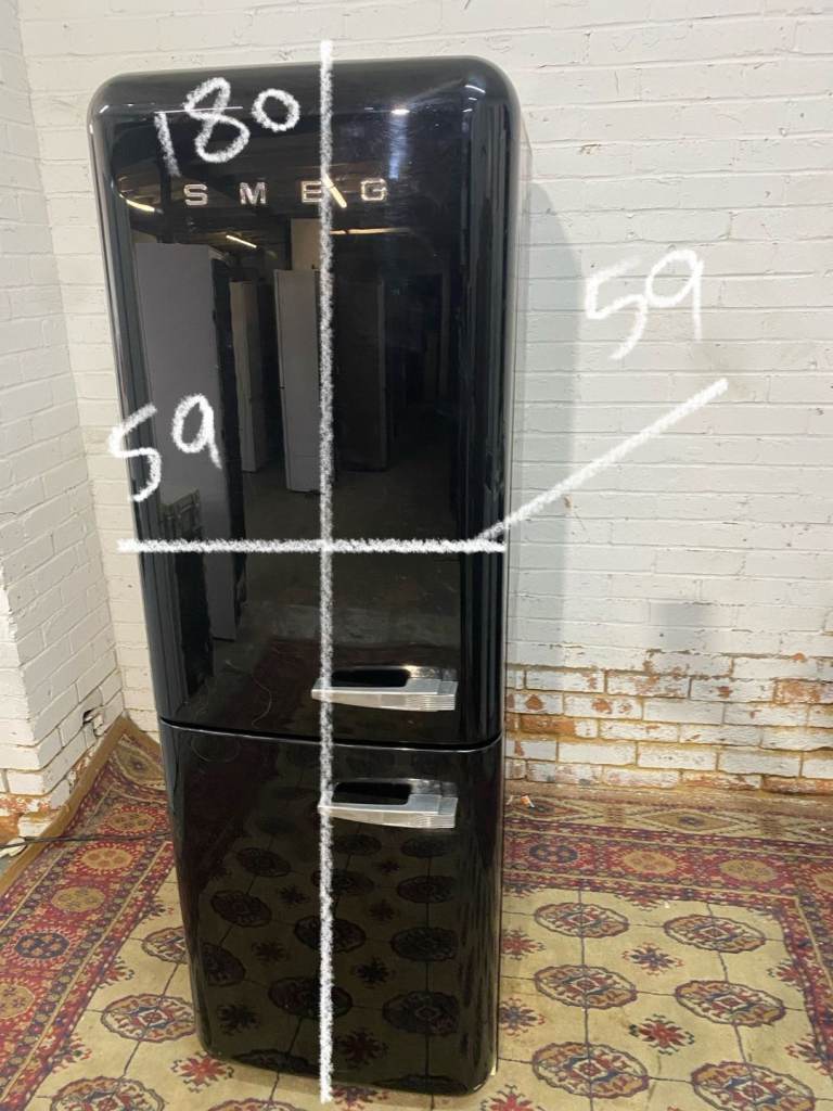 🚚Beautiful SMEG RETRO Style Black Fridge Freezer For Sale Works Brilliantly 