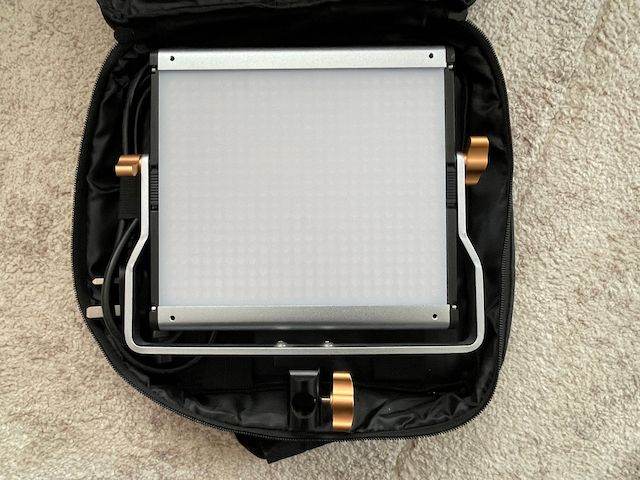Neewer NL480-2.4 LED Video Light Panel with Tripod – Excellent Condition