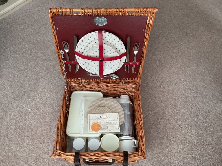 Brexton Picnic Hamper Set