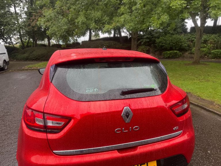 AUTOMATIC 2015 £20 TAX  RENAULT CLIO 1.5 DCI 90 DYNAMIQUE 5 DRS  MOT- 1 YEAR Like vauxhall corsa